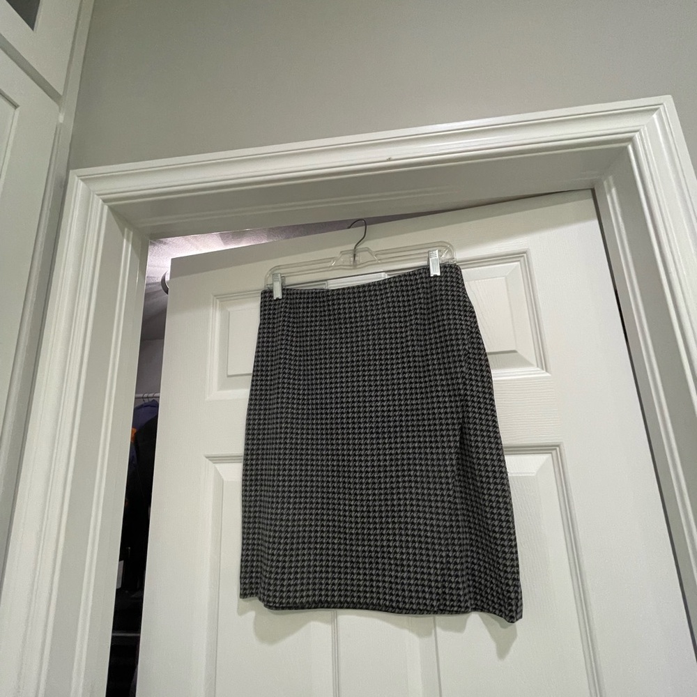 J Jill Classic Black and White Houndstooth Mock Wrap Skirt
